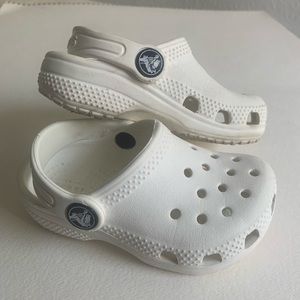 Kids size 6 White Crocs Sling Back Slide